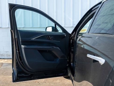 New 2025 Cadillac Lyriq Luxury image 14