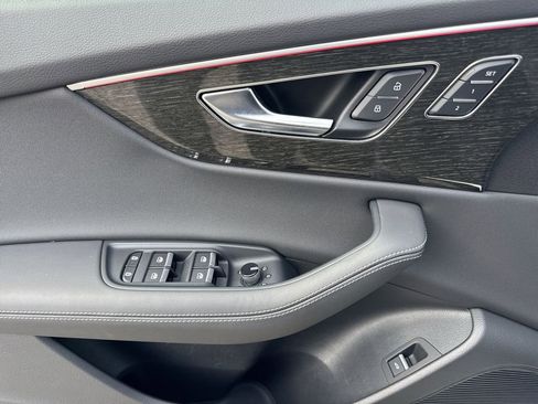 Certified 2025 Audi Q8 Prestige w/ Prestige Package image 13