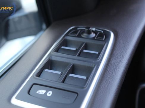 Used 2017 Jaguar F-PACE Prestige image 31