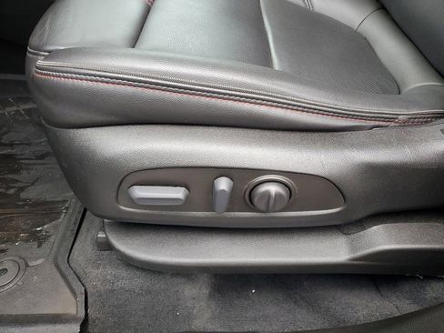 Used 2023 Chevrolet Traverse RS image 6