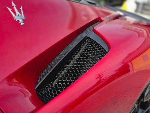 Used 2022 Maserati MC20 Coupe image 16