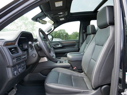 Used 2023 Chevrolet Tahoe Premier w/ Advanced Technology Package AWD/4WD image 15