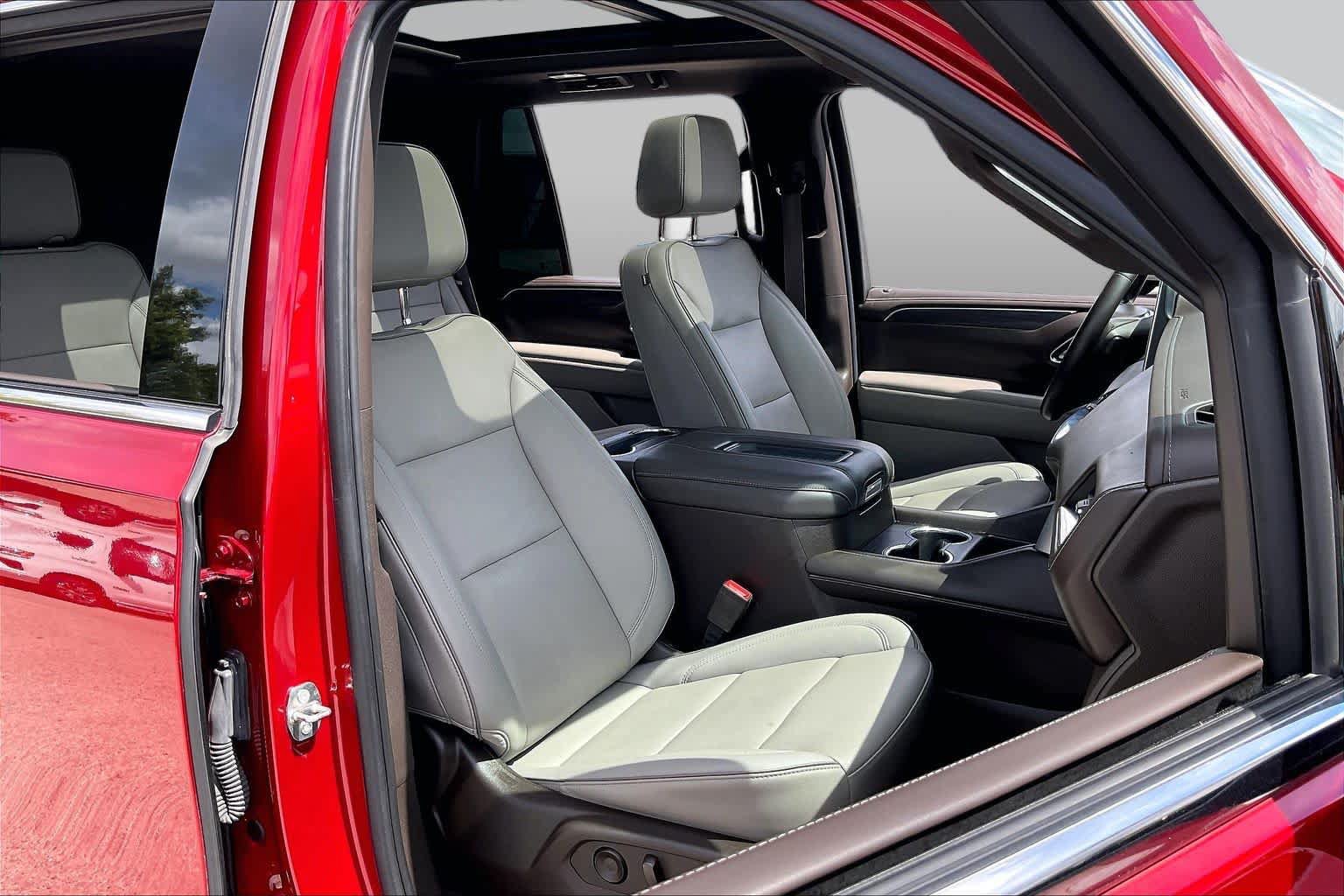 Certified 2023 GMC Yukon SLT RWD image 9