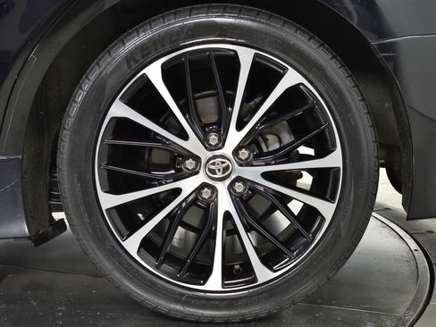 Used 2020 Toyota Camry SE FWD image 10