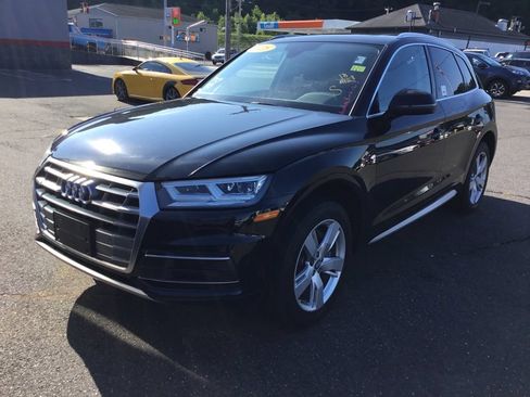 Used 2018 Audi Q5 2.0T Premium Plus w/ Premium Plus Package AWD/4WD image 3