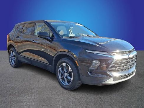 Used 2024 Chevrolet Blazer LT image 3