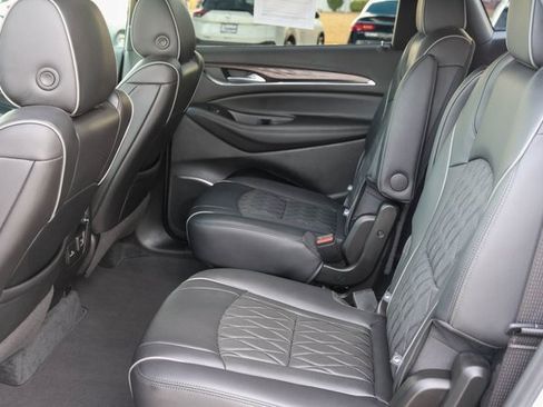 Used 2022 Buick Enclave Avenir w/ Avenir Technology Package image 16