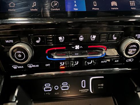 Used 2023 Jeep Grand Cherokee Overland w/ Advanced Protech Group III image 22