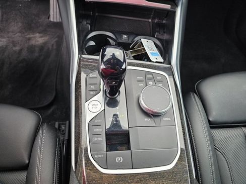 Used 2022 BMW 330e xDrive w/ Premium Package AWD/4WD image 32