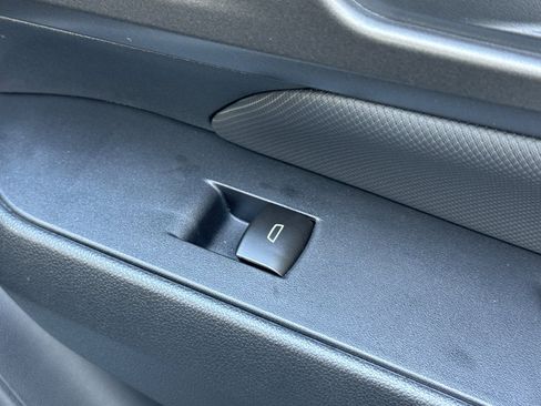 Used 2026 Chevrolet Equinox EV LT w/ Comfort Package image 22