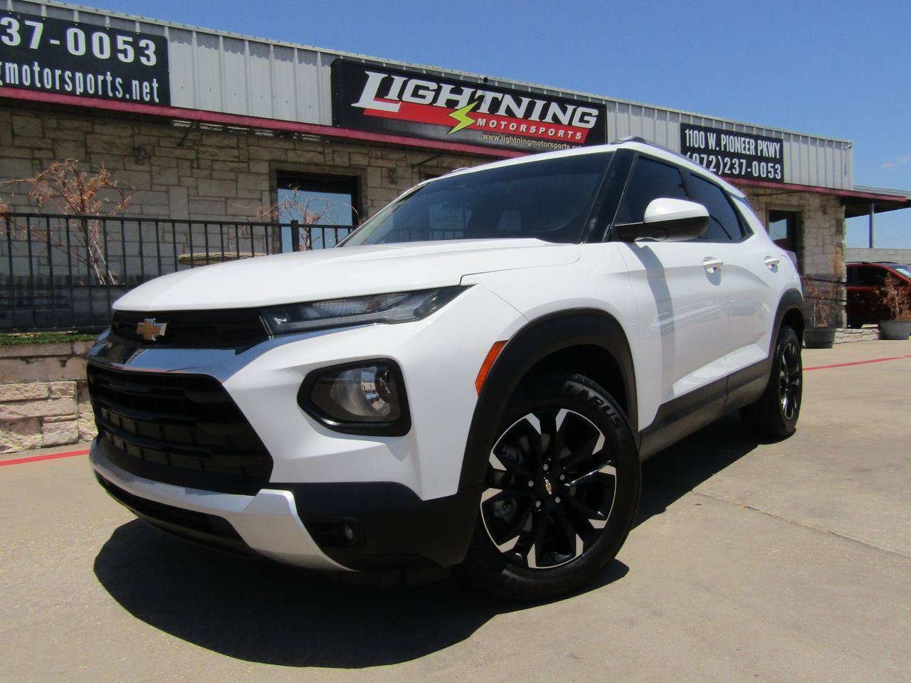 Used 2023 Chevrolet TrailBlazer LT FWD image 1