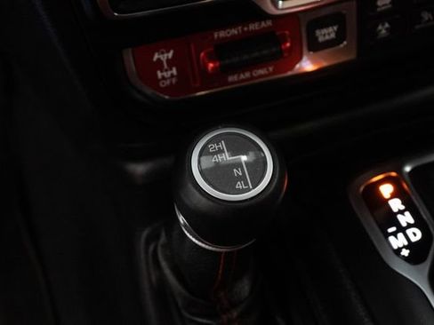Used 2020 Jeep Wrangler Unlimited Rubicon AWD/4WD image 13