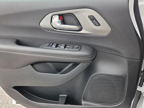 New 2027 Chrysler Pacifica Select w/ Family Tech Group FWD image 19