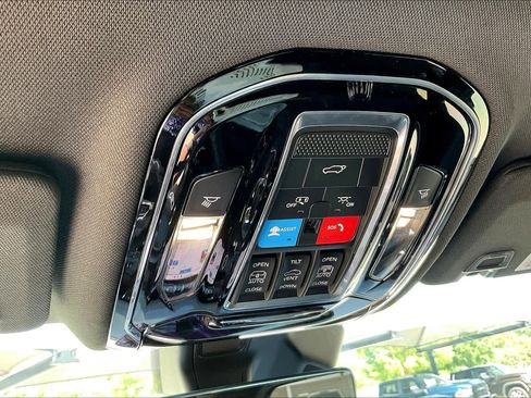 New 2023 Jeep Grand Cherokee Overland w/ Advanced Protech Group III image 20