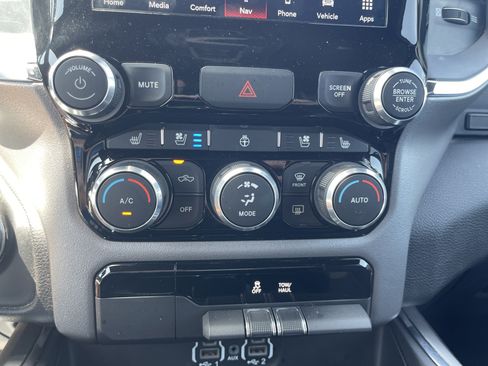 Used 2024 RAM 1500 Laramie AWD/4WD image 29