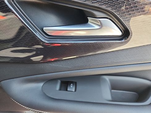 Used 2025 Chevrolet Blazer EV LT image 32