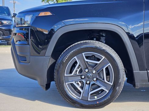 New 2026 Jeep Cherokee Laredo AWD/4WD image 11