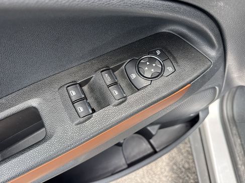 Used 2021 Ford EcoSport SE w/ SE Convenience Package FWD image 15