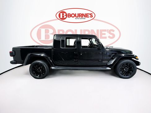 Used 2021 Jeep Gladiator Overland AWD/4WD image 11
