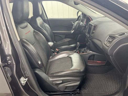 Used 2019 Jeep Compass Trailhawk AWD/4WD image 21