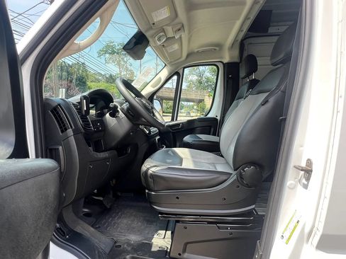 Used 2025 RAM ProMaster 2500 w/ Convenience Group FWD image 22