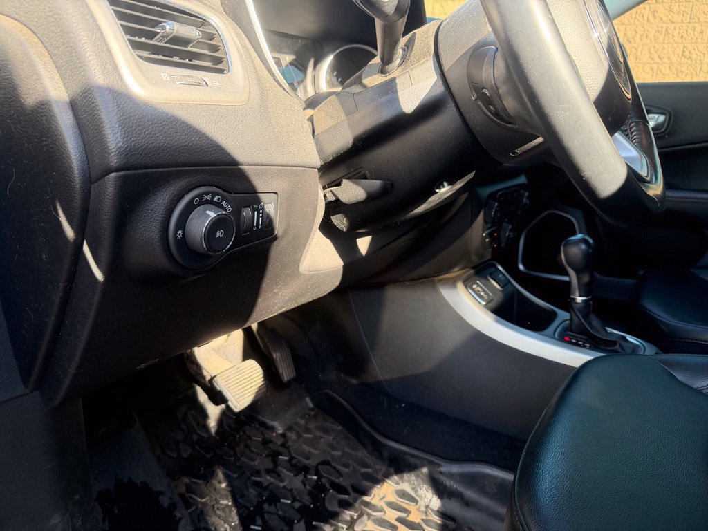 Used 2021 Jeep Compass Latitude FWD image 21