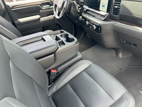 Certified 2025 GMC Sierra 1500 SLT AWD/4WD image 12