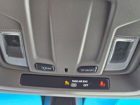 Used 2020 GMC Sierra 1500 4x4 Crew Cab w/ Convenience Package image 26