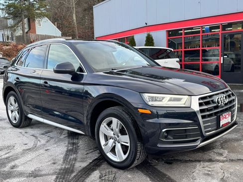 Used 2019 Audi Q5 Prestige w/ Prestige Package image 2