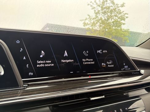 Used 2021 Cadillac Escalade ESV Sport w/ Driver Assist Tech Package AWD/4WD image 21