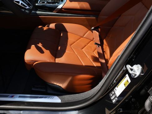 New 2026 BMW 760i xDrive w/ Executive Package image 35