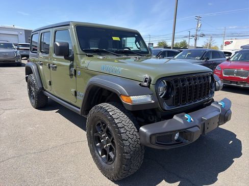 Used 2024 Jeep Wrangler Unlimited AWD/4WD image 9
