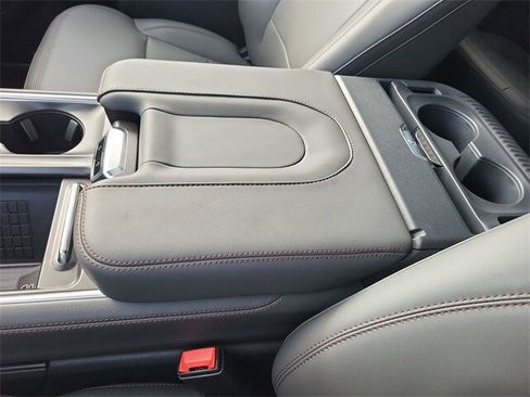 New 2025 Ford Expedition Active image 23