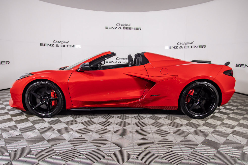 Used 2025 Chevrolet Corvette E-Ray w/ Stealth Interior Trim Package AWD/4WD image 13
