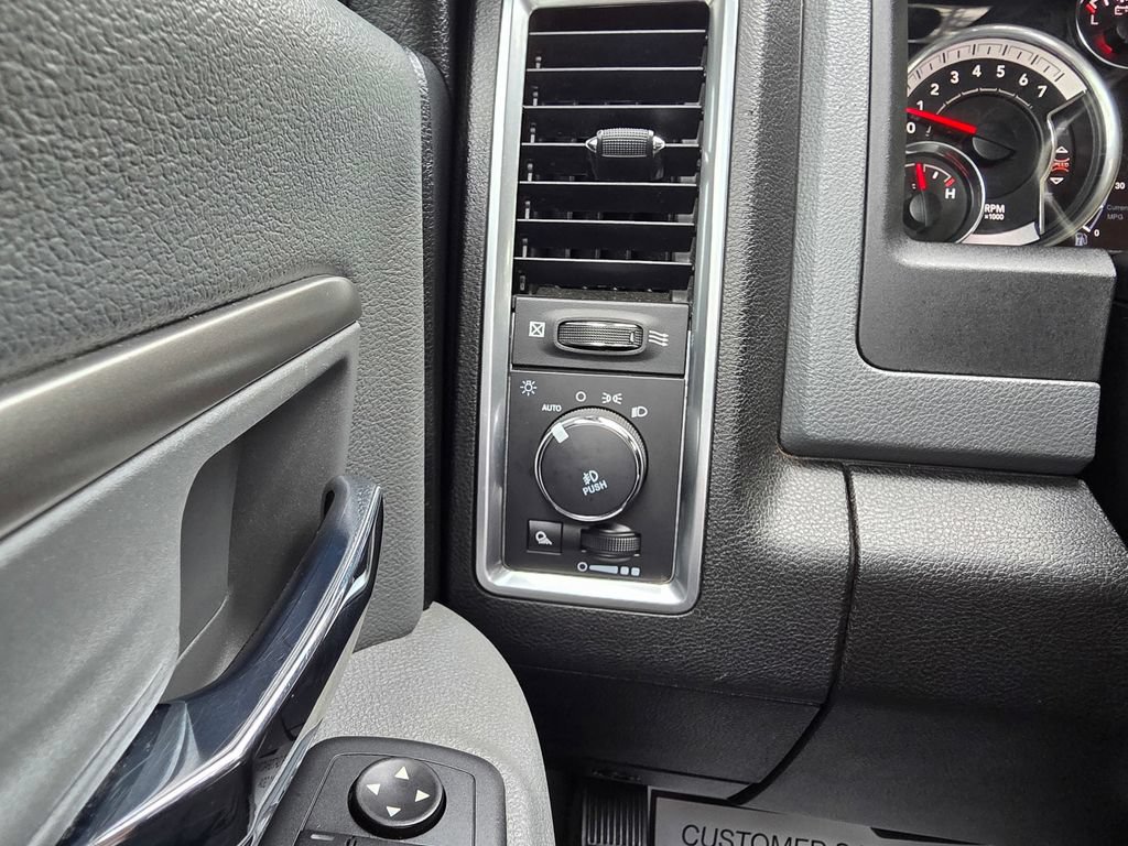 Used 2019 RAM 1500 Warlock AWD/4WD image 31