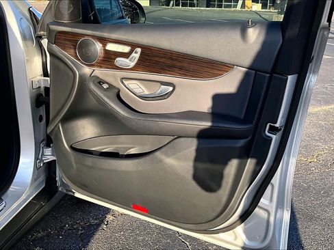 Used 2020 Mercedes-Benz GLC 300 image 22