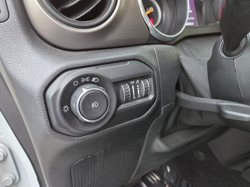 Used 2021 Jeep Wrangler Sport image 23