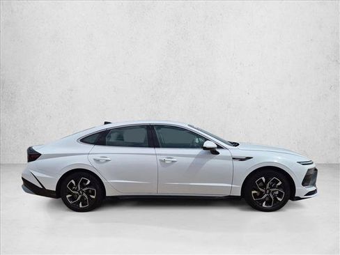 Used 2025 Hyundai Sonata SEL FWD image 4