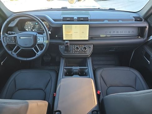 New 2025 Land Rover Defender 130 X-Dynamic SE AWD/4WD image 9