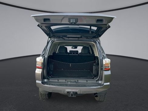Used 2023 Toyota 4Runner SR5 Premium w/ Moonroof Package RWD image 32
