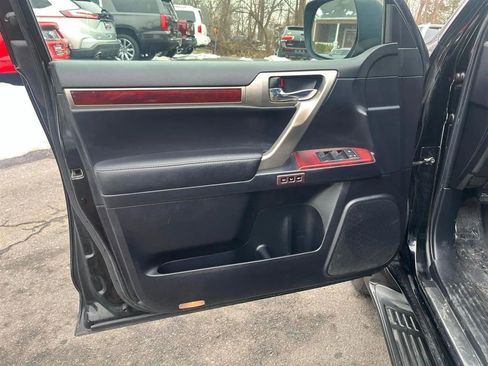 Used 2013 Lexus GX 460 w/ Preferred Accessory Pkg image 16