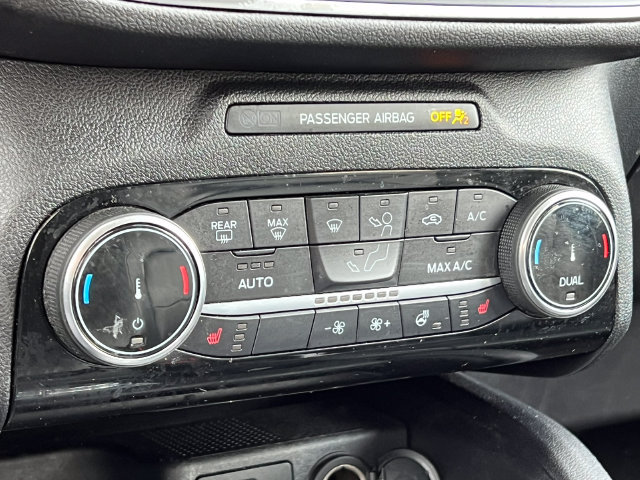 Used 2022 Ford Escape Titanium AWD/4WD image 27