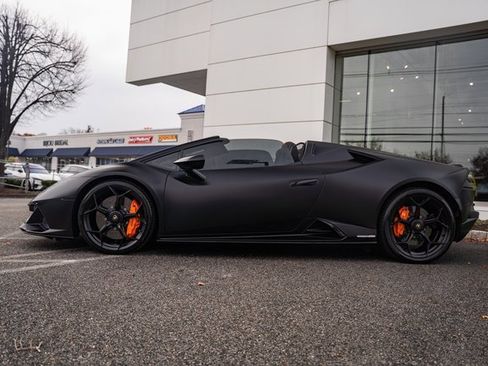 Used 2022 Lamborghini Huracan EVO image 13