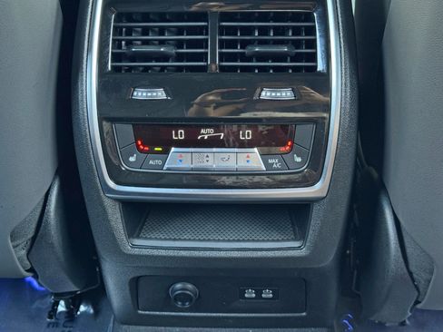 Used 2024 BMW XM AWD/4WD image 40