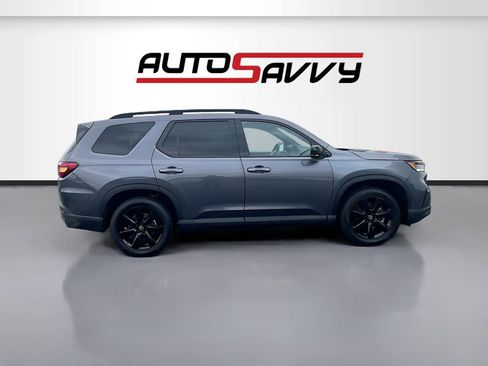 Used 2025 Honda Pilot Black Edition image 8