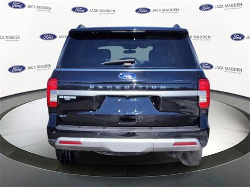 Used 2022 Ford Expedition XLT image 4