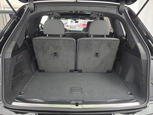 New 2026 Audi SQ7 Prestige image 13