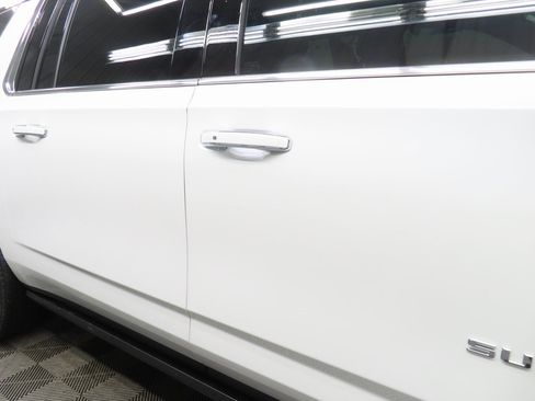 Used 2025 Chevrolet Suburban High Country image 32