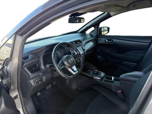 Used 2025 Nissan Leaf S FWD image 9