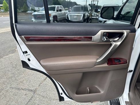 Used 2011 Lexus GX 460 w/ Comfort Plus Pkg AWD/4WD image 13